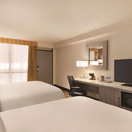 Radisson Hotel Lenexa Overland Park ภายนอก รูปภาพ